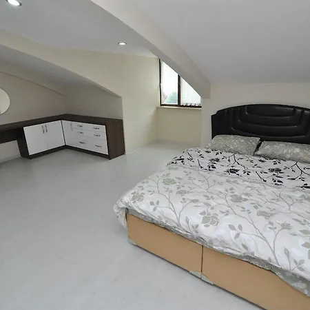Apartment Dekar *